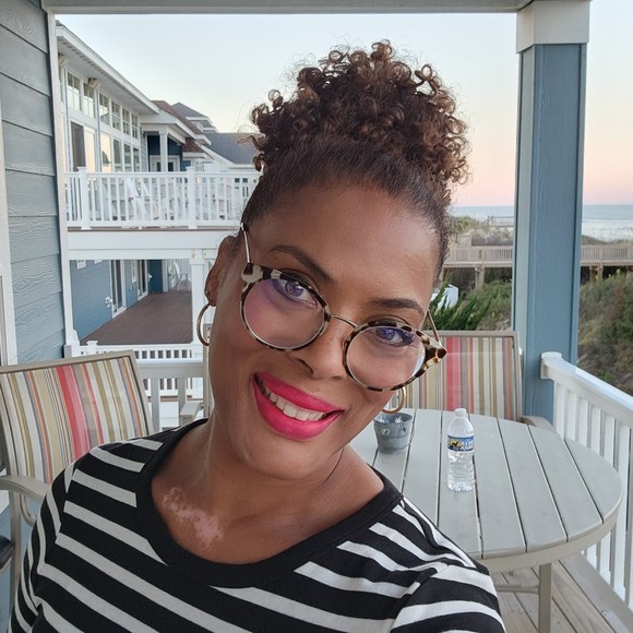 Meet your Posher, Margo - Picture 1 of 1